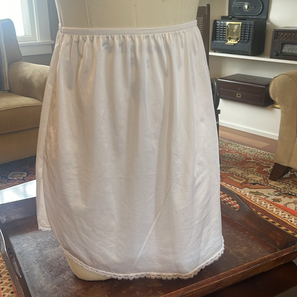 Vanity Fair Vintage Half Slip White SZ Medium